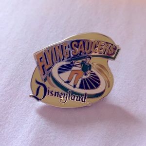 Disney Flying Saucers Ride Pin 1998